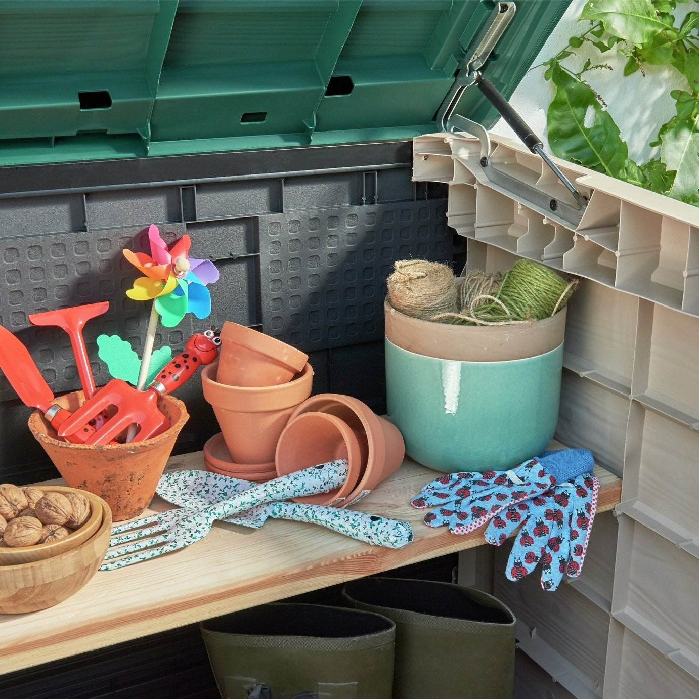Keter Store It Out Max 1200L Garden Storage Box -Beige/Green | 1200L garden stor
