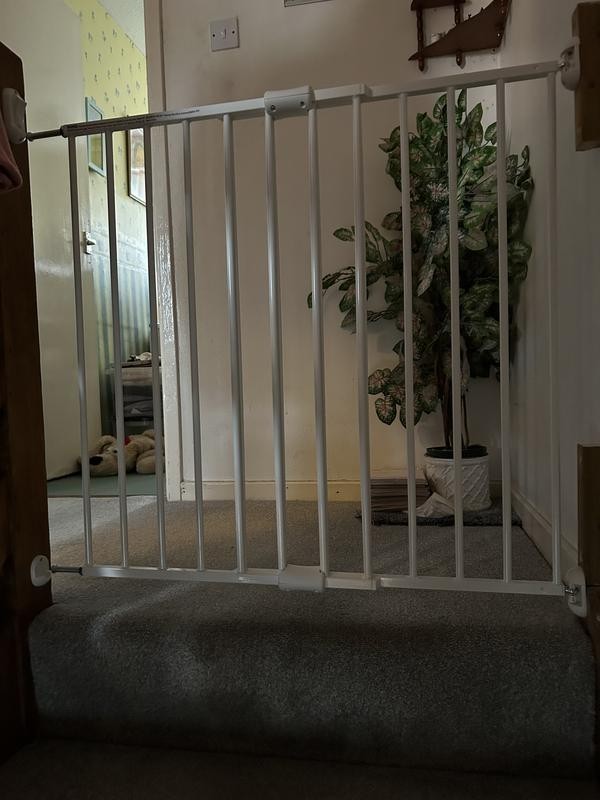 Cuggl Wall Fix Extending Safety Gate | Child Pet Safety Stair Gate Barrier