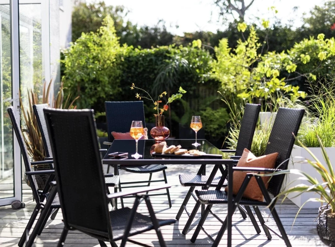Hereford Folding 6 Seater Metal Patio Set - Black