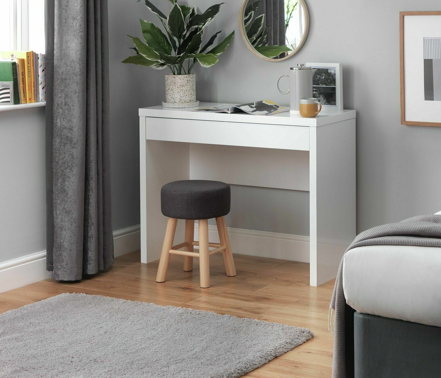 Habitat Jenson Dressing Table Desk - White Gloss ( B Grade 33812 )