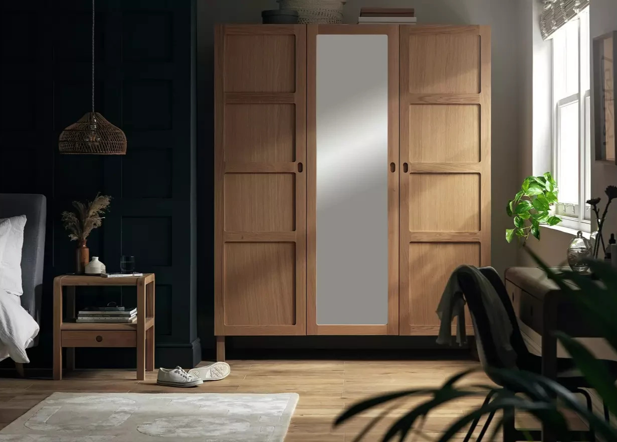 Radius 3 Door Wardrobe - Oak