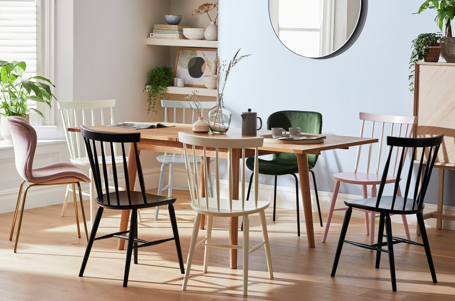 Lincoln Oak Veneer  4 - 8 Seater Dining Table | Expandable Mealtime Setup