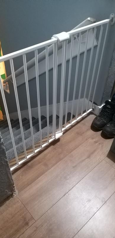Cuggl Wall Fix Extending Safety Gate | Child Pet Safety Stair Gate Barrier